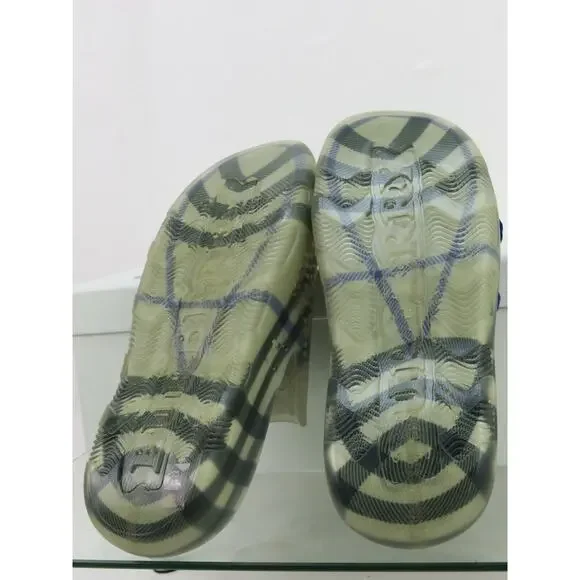 BURBERRY STINGRAY GRAY RUBBER CHECK WITH CHARM LOGO SANDALS  display picture 3